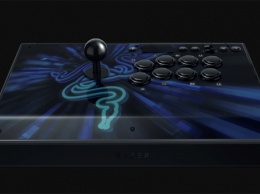 Razer представила необычный джойстик-контроллер Panthera Evo для файтинг-игр