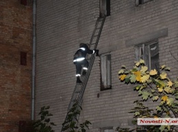 В Николаеве горело заброшенное здание, в котором недавно нашли труп