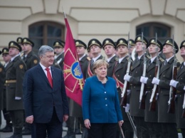 Протокол Порошенко неправильно подготовил Меркель к приветствию почетного караула в Киеве - Яременко