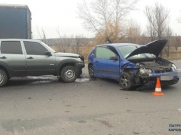 В Харькове Chevrolet не разминулся с Volkswagen: пострадали два человека