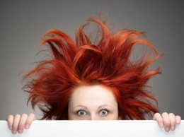 17 забавных примет: к чему трещат волосы на голове