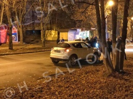 Страшная авария в Харькове. Автомобиль переехал парня, упавшего на дорогу (фото)