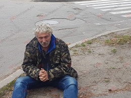 В Бердянске пьяный водитель протаранил столб (видео)