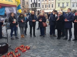 В столице Чехии прошла акция памяти жертв Голодомора. Фото