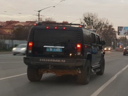 Полицейский Hummer в Украине вызвал резонанс в соцсетях