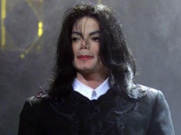«Оплачиваемый отпуск»: Фанаты не верят в смерть Майкла Джексона из-за несостыковок в документах и фактах