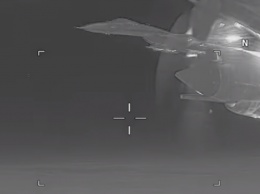 Российский Су-27 «небезопасно перехватил» американский самолет над Черным морем