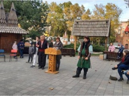 В детском городке «Сказка» в турнире интуитов козак победил рыцаря
