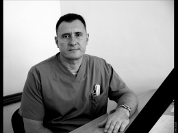 Скоропостижно скончался один из лучших врачей одесского военного госпиталя - ему стало плохо во время операции