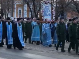 А вместо сердца - пламенный мотор!