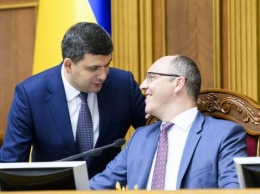 Гройсман заявил, что предложит парламенту усилить полномочия премьер-министра Украины