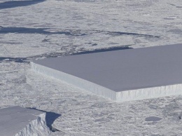 NASA выяснило, откуда взялся странный прямоугольный айсберг