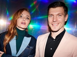 Подогревают интерес: Слава Каминская вышла в свет со своим партнером по шоу "Танцы со звездами"