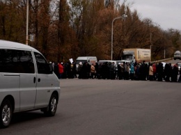 В Павлограде жители перекрыли трассу с требованием включить газ домам (ФОТО и ВИДЕО)