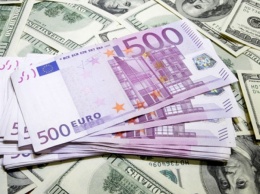 Стало известно, почему обвалился евро и что будет с долларом