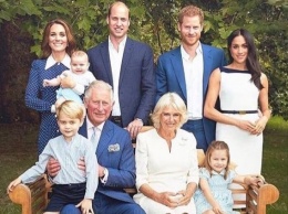 Хакеры "слили" в сеть трогательные фото королевской семьи, сделанные ко дню рождения принца Чарльза