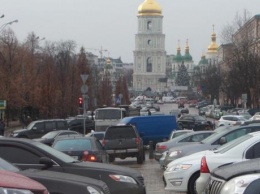 Штрафы, эвакуаторы бесплатные дни: в Киеве введут новые правила парковки