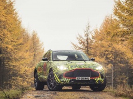 Первый кроссовер Aston Martin показали в серийном кузове