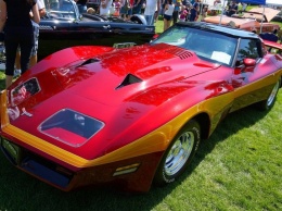 На продажу выставлен уникальный Chevrolet Corvette 80-х
