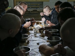 ФСИН: заключенных в России кормят на 72 рубля в сутки