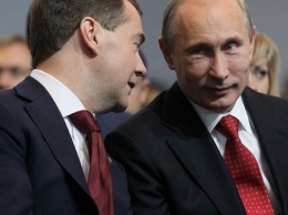 ''Сбегут как Янукович'': журналист раскрыл тайный план Путина и Медведева