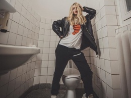 Певица Светлана Лобода сделала фото в туалете на гастролях по городам Германии