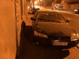 Одесса: очередного гения парковки запечатлели на фото