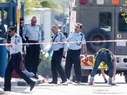 В Иерусалиме палестинец ранил ножом полицейских