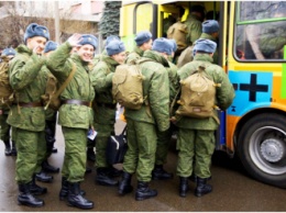 Полторы сотни призывников из Крыма отправились служить в другие регионы РФ