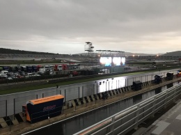 Гран-При Валенсии по MotoGP начинается в самых худших погодных условиях