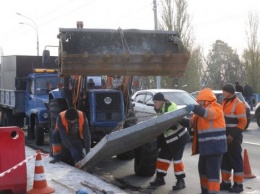 Движение по мосту на столичной Дарнице восстановлено