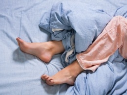 Ученые нашли причину непроизвольного движения ног во сне
