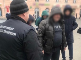 В Днепропетровской области на крупной взятке поймали подполковника ГФС