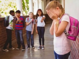 Травля в школе: как изменилась "уродина" после пластики, одноклассники поражены
