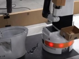 Немецкие инженеры создали робота - мойщика унитазов
