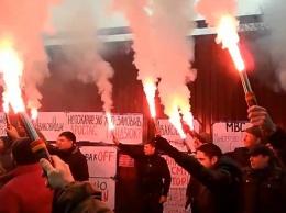 В Киеве требуют отставки Авакова
