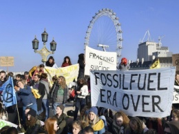 В Лондоне арестовали 70 участников акции за защиту окружающей среды