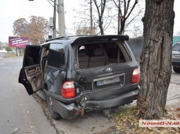 В Николаеве пьяная девушка разбила «Лексус»