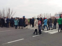 Еще одна пробка: жители Хлебодарского перекрыли трассу Одесса-Рени из-за частых ДТП