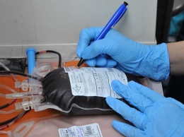 Частная компания использует станции переливания крови для собственного обогащения - эксперт
