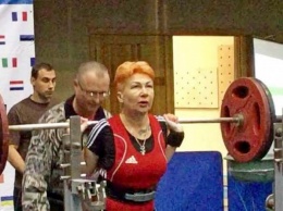 Спортсменка и депутат из Южноукраинска стала чемпионкой Украины по пауэрлифтингу
