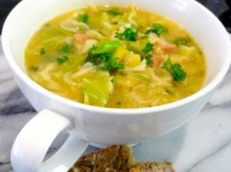 Диетологи: Капустной суп помогает быстро и эффективно похудеть