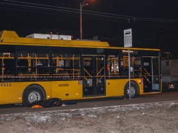 Троллейбус в Киеве раздавил слесаря: новые детали трагедии