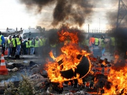 Массовые протесты во Франции: активисты заблокировали доступ к нефтехранилищам