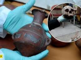 Археологи обнаружили 500-летние гробницы с артефактами (Фото)