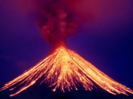 Проснулся один из крупнейших вулканов мира, эвакуированы тысячи людей: впечатляющие кадры