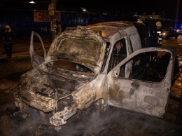 В Киеве на ходу загорелась автокофейня