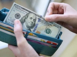 В Украине разрешат получать зарплату в долларах