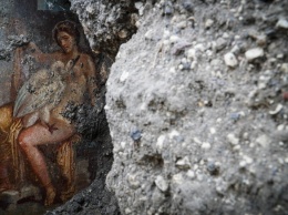 При раскопках в Помпеях нашли уникальную фреску
