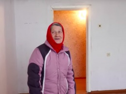 Пользователи YouTube купили квартиру бабушке, у которой не было денег на дрова